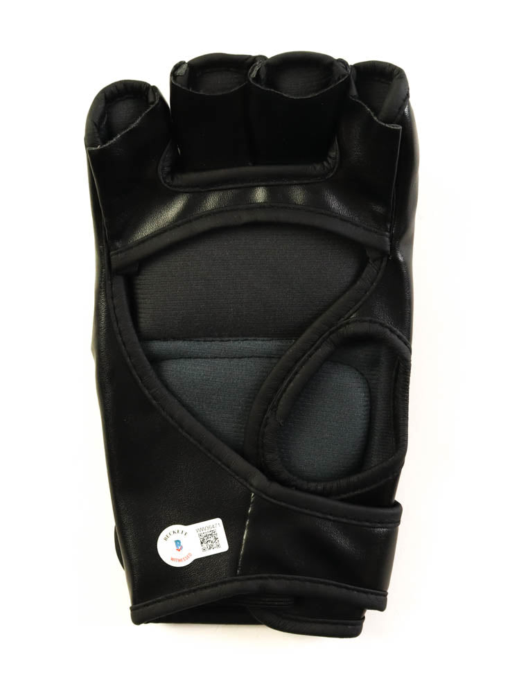 Royce Gracie Signed UFC MMA Autographed fighting Glove Beckett Authentication