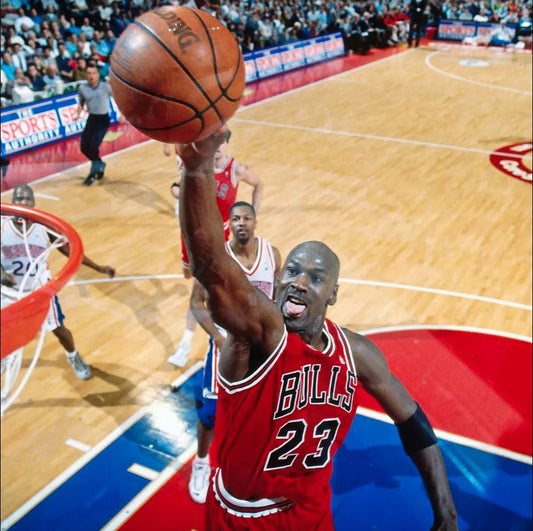 1997-98 Fleer Ultra Platinum Medallion #23P Michael Jordan (#036/100) - A Rare and Valuable Piece of Basketball History