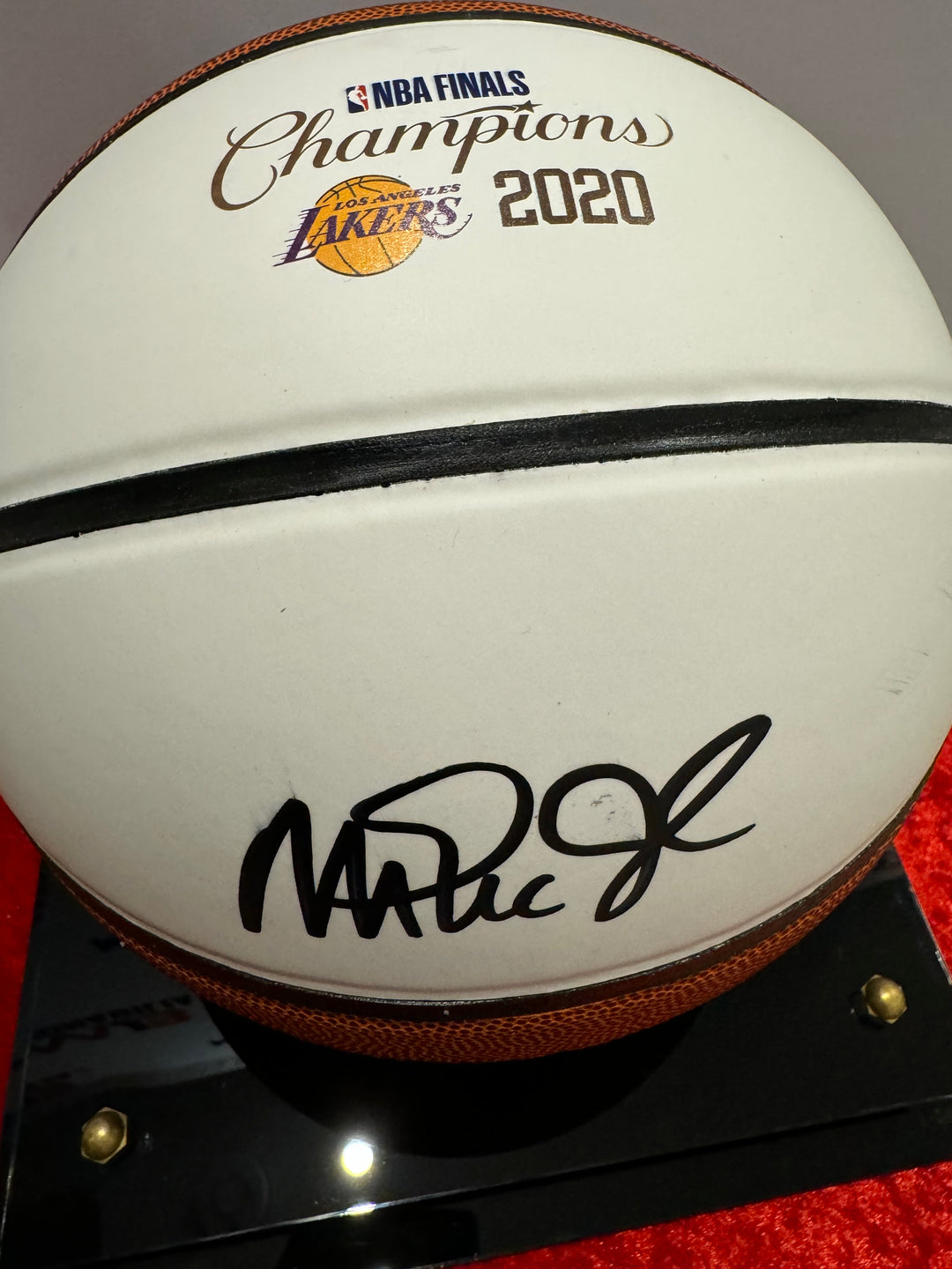 Magic Johnson Signed Autographed 8x10 Photo with Certified COA LA Magic Johnson Signed Autographed 8x10 Photo with Certified COA LA
