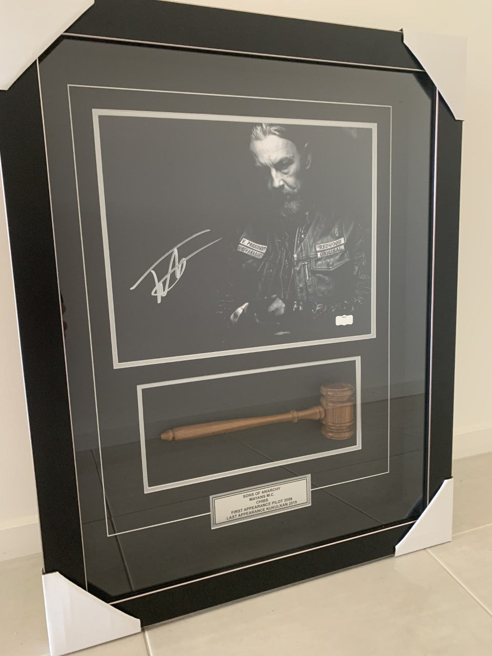 Sons of Anarchy Boxed Frame Hand signed photo by Tommy Flanagan “CHIBS” with Gavel with COA